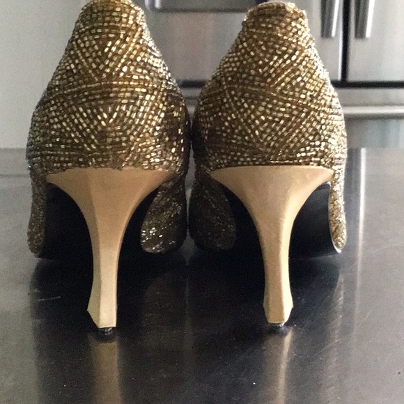 Caparros Beaded gold pumps 6B, never worn - Picture 3 of 6